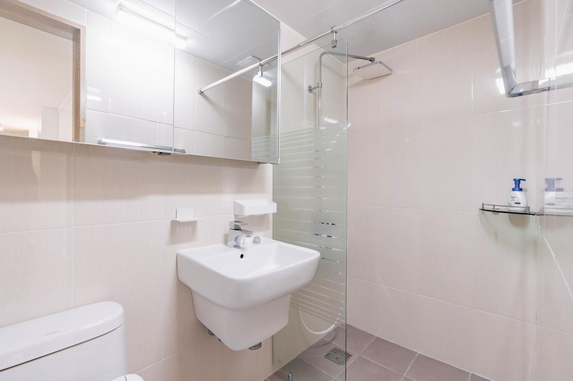 Apartment Stayseeu - Botanic Park, Airport - Foreigners Only