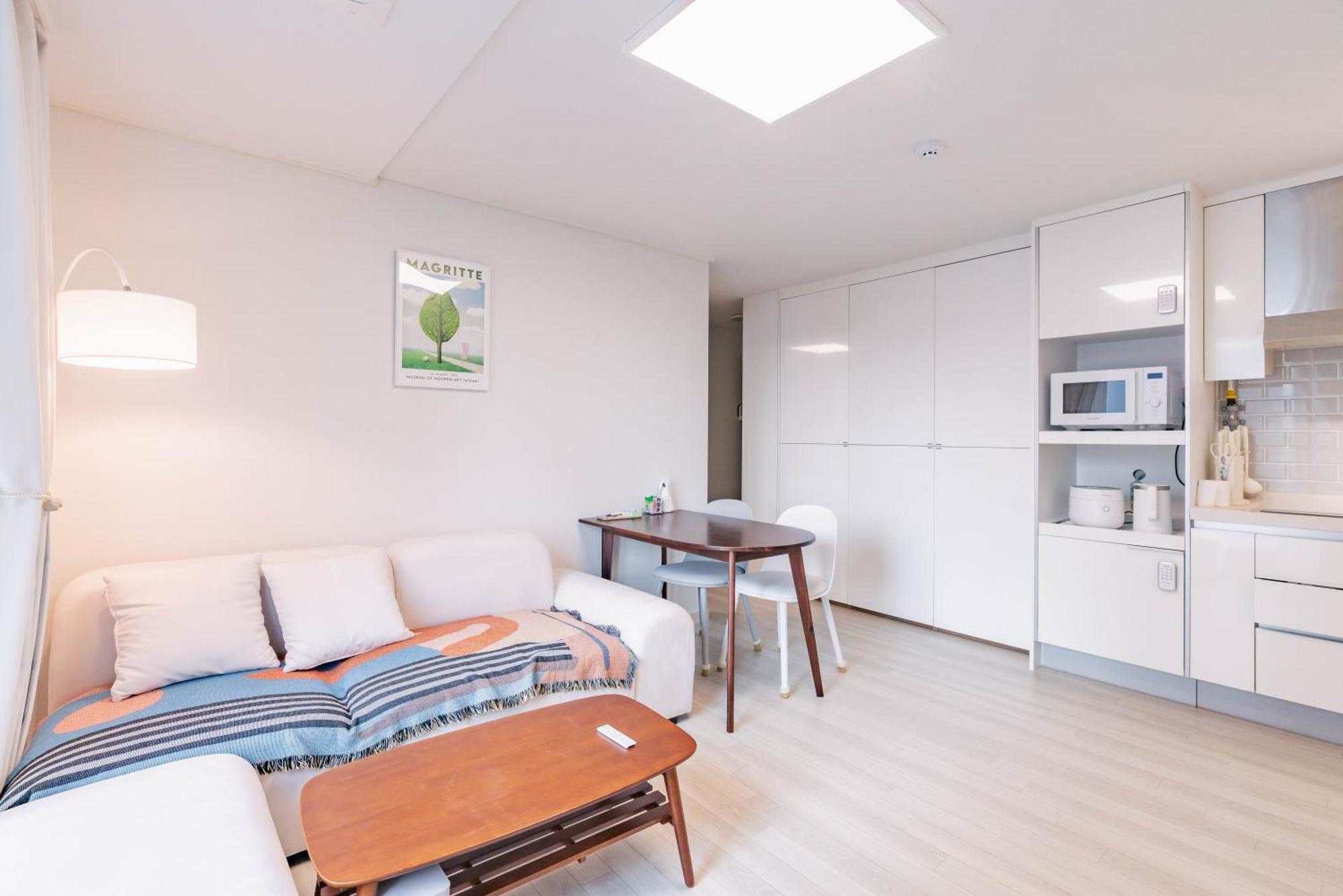 Stayseeu - Botanic Park, Airport - Foreigners Only Apartment *