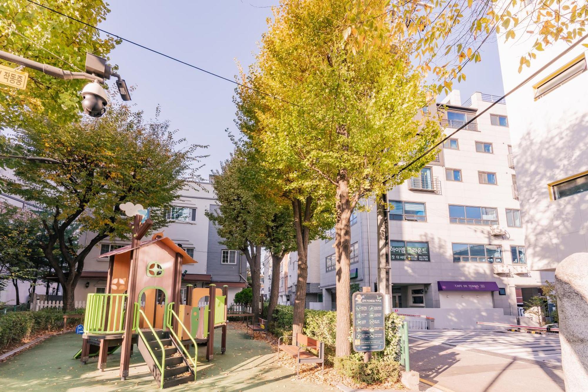 Stayseeu - Botanic Park, Airport - Foreigners Only Apartment *